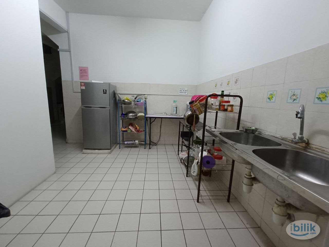 Middle Room at USJ 6, UEP Subang Jaya - Image 2