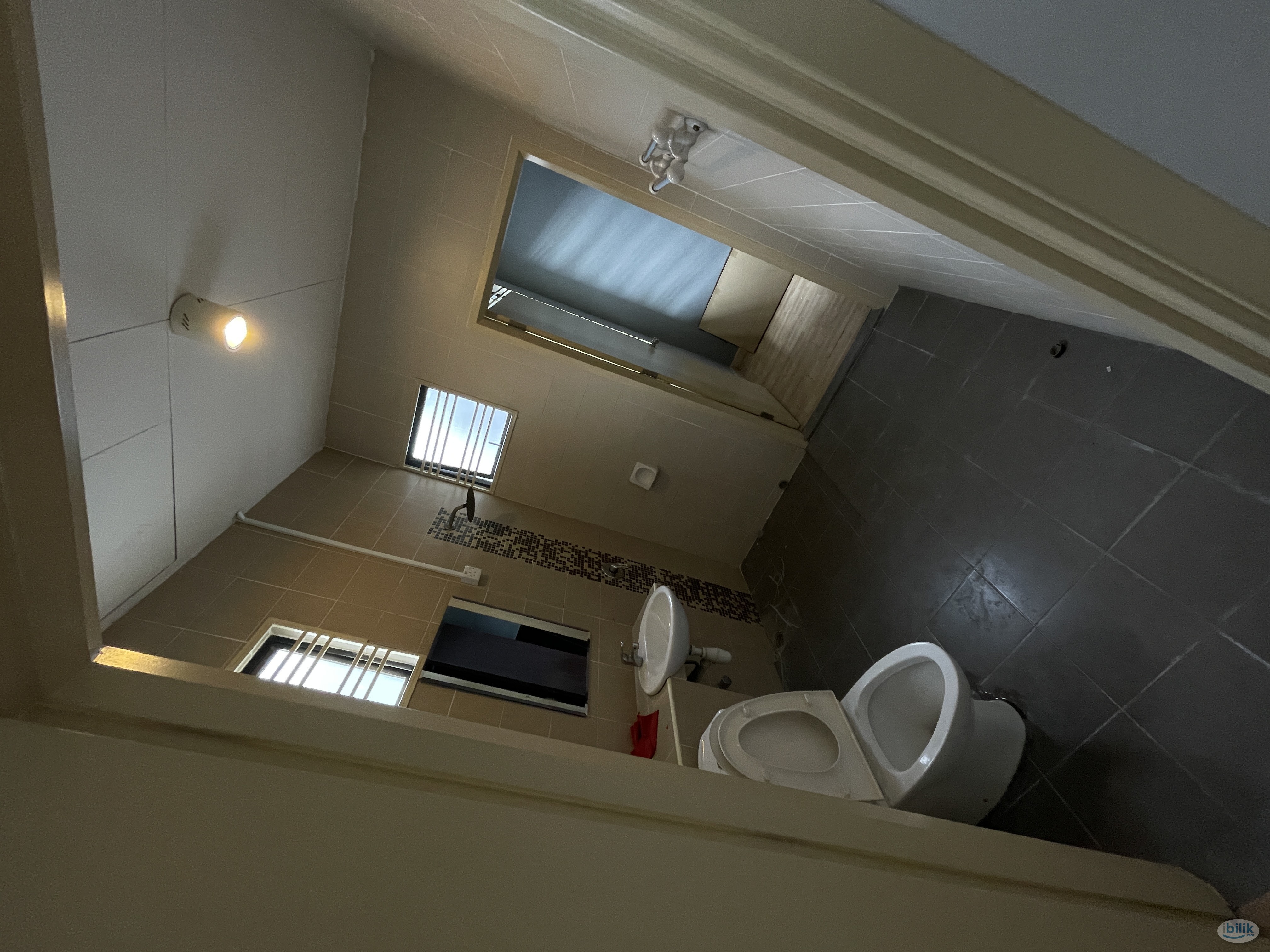 For rent rooms with batroom - Image 2