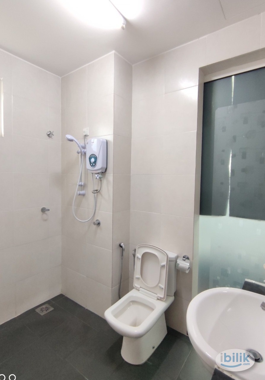 🔥1 min LRT Taman Paramount Middle Room at SS2, Petaling Jaya - Image 1