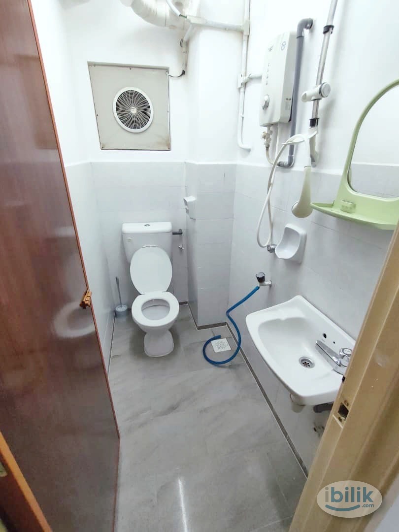 Single Non Sharing Room at Block E Flora Damansara, Damansara Perdana - Image 5