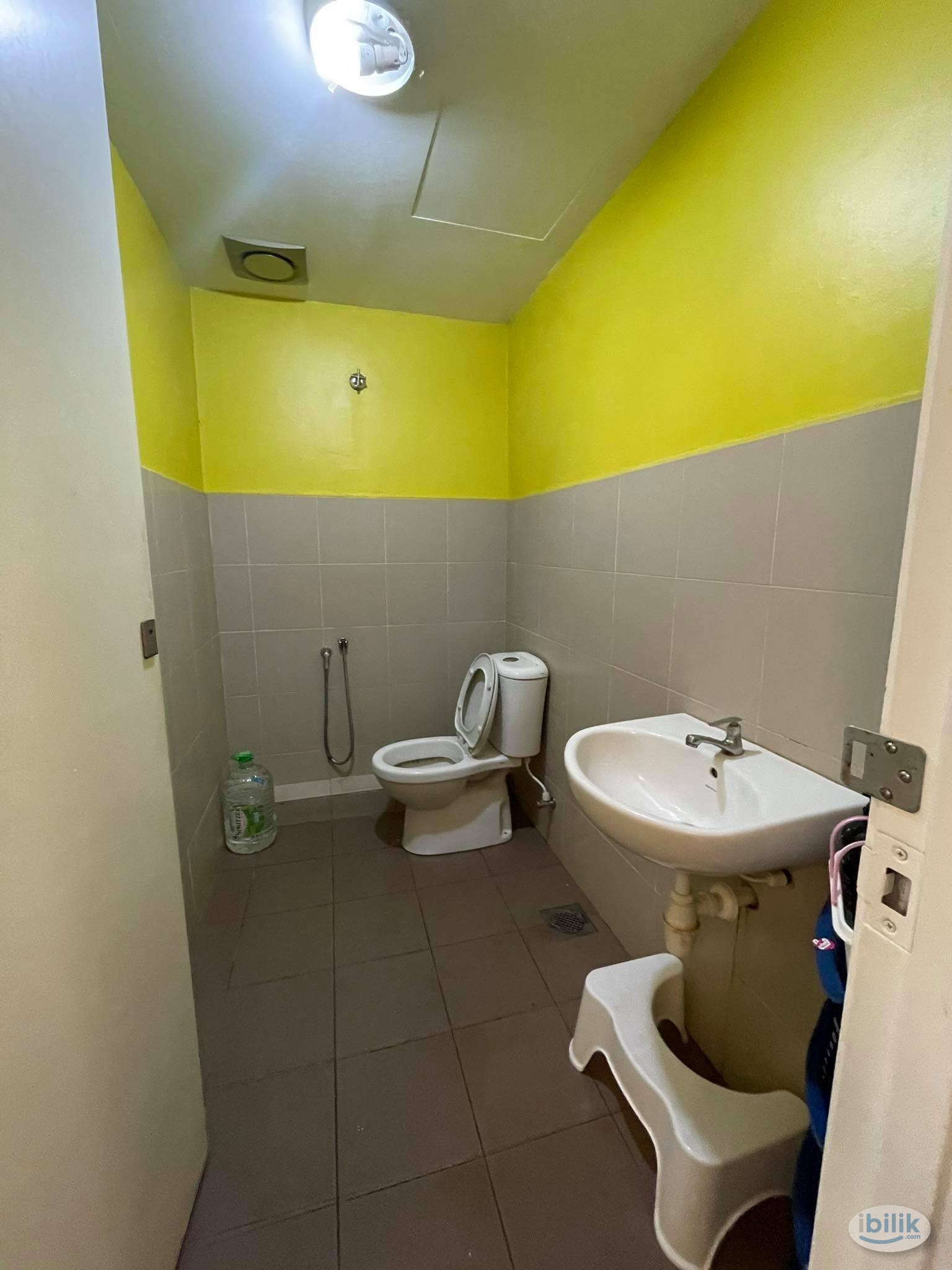 Room with Air-Condition in SS15, Subang Jaya 10mins 🚶‍♂️ to LRT Station & INTI College - Image 2