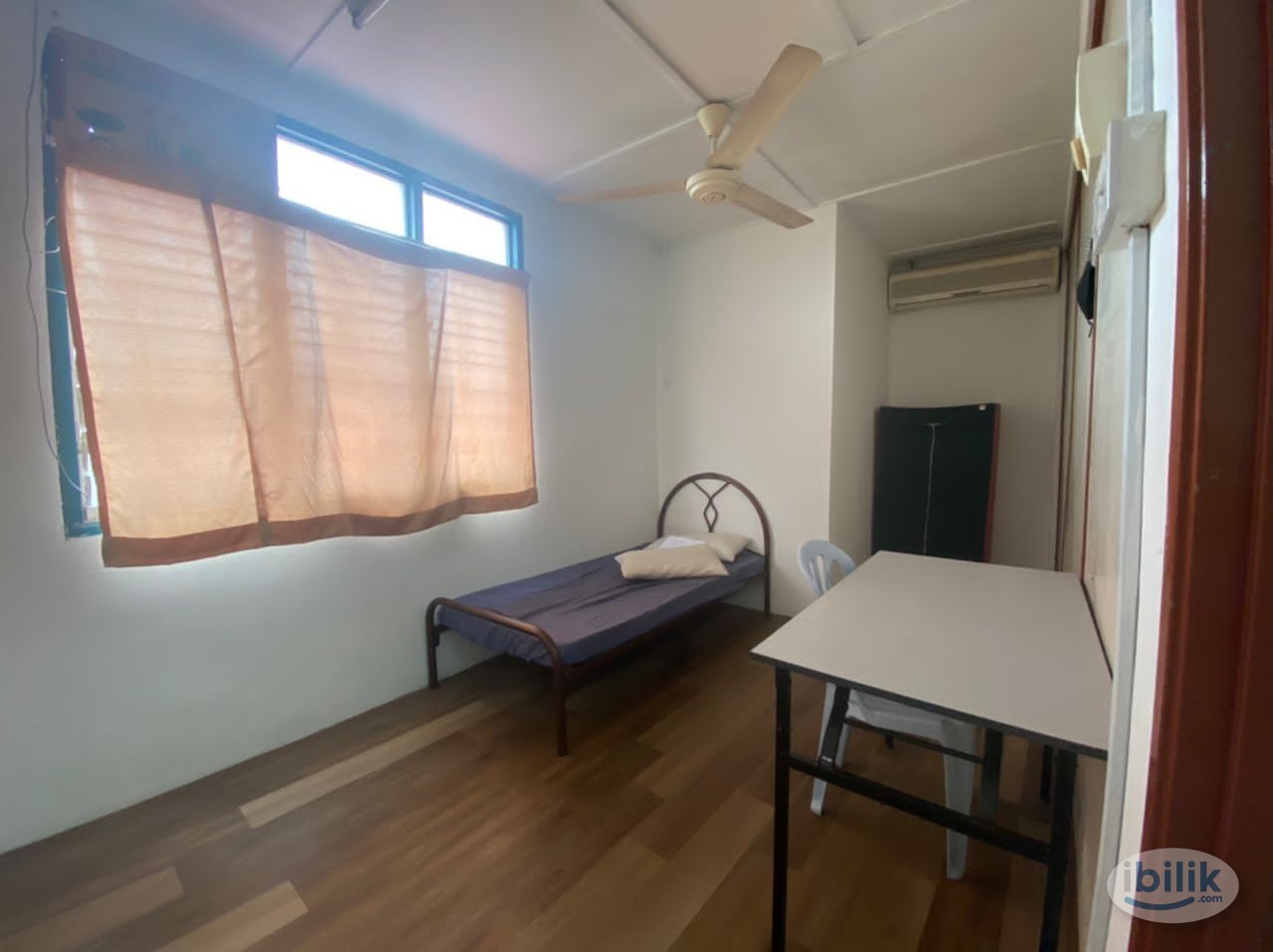 Low Deposit ❗ Room at Taman Subang Mewah, UEP Subang Jaya with High Speed WIFI 📶 - Image 1