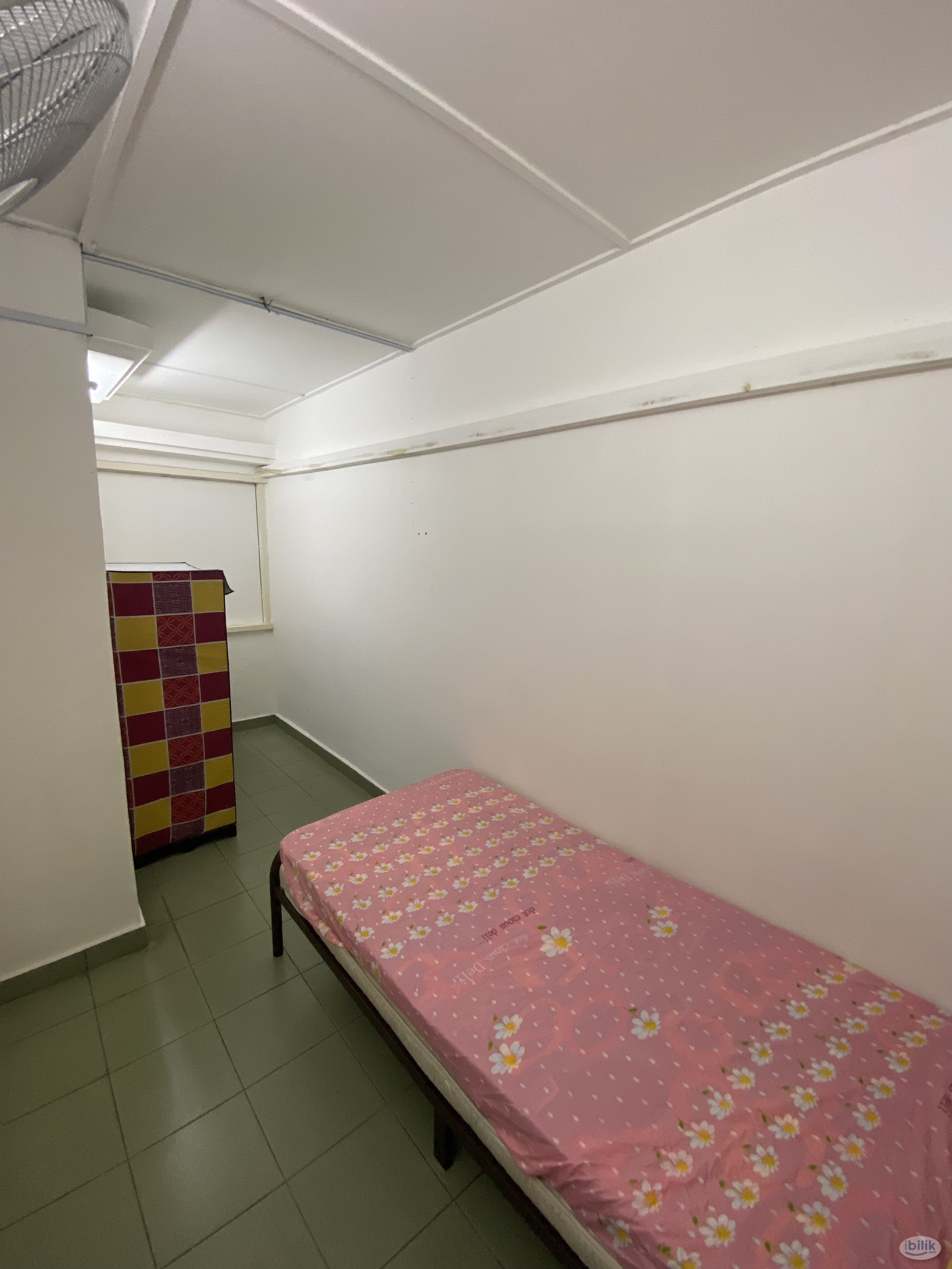 11mins 🚶‍♂️ to Taipan LRT Station. Single Room Rent in USJ 9, Subang Jaya nearby restaurants - Image 2
