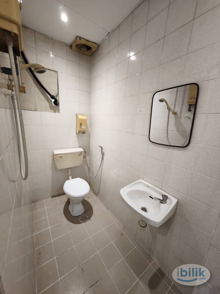 Ramadan Promo 🕌 Near Uptown Damansara  ⭐Room for Rent near MRT Bandar Utama - Image 1