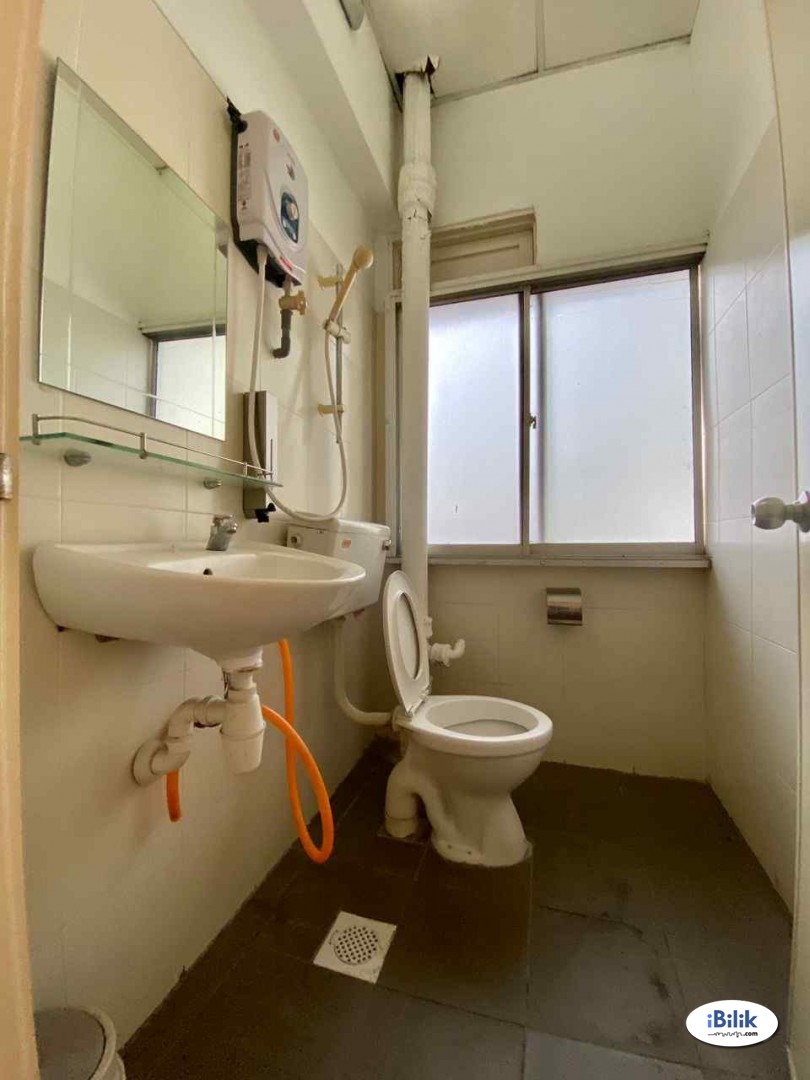 Master Room at Bukit Bintang, KL City Centre - Image 2
