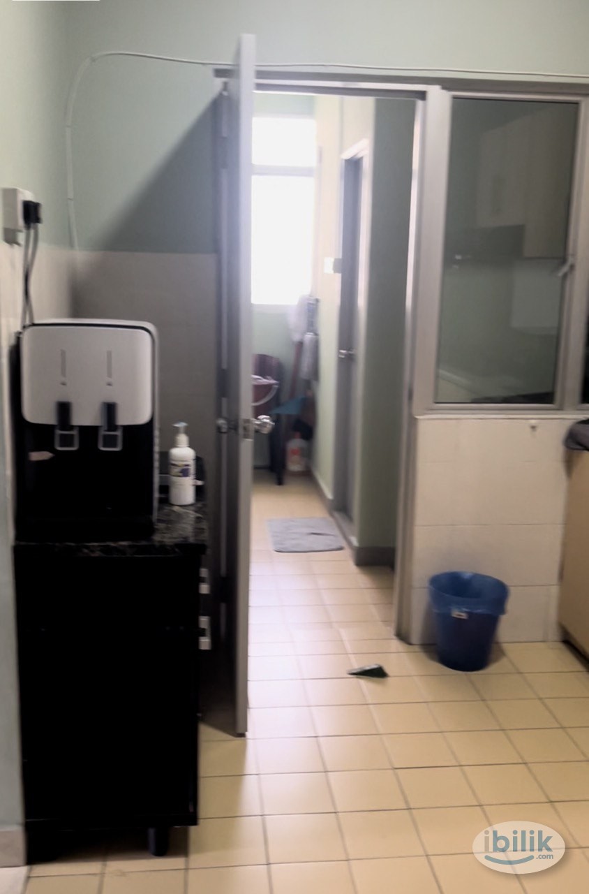 🥳Comfy Single Room 🥳Renovated House with Great Maintanance👕 💰at Koi Tropika - Image 3