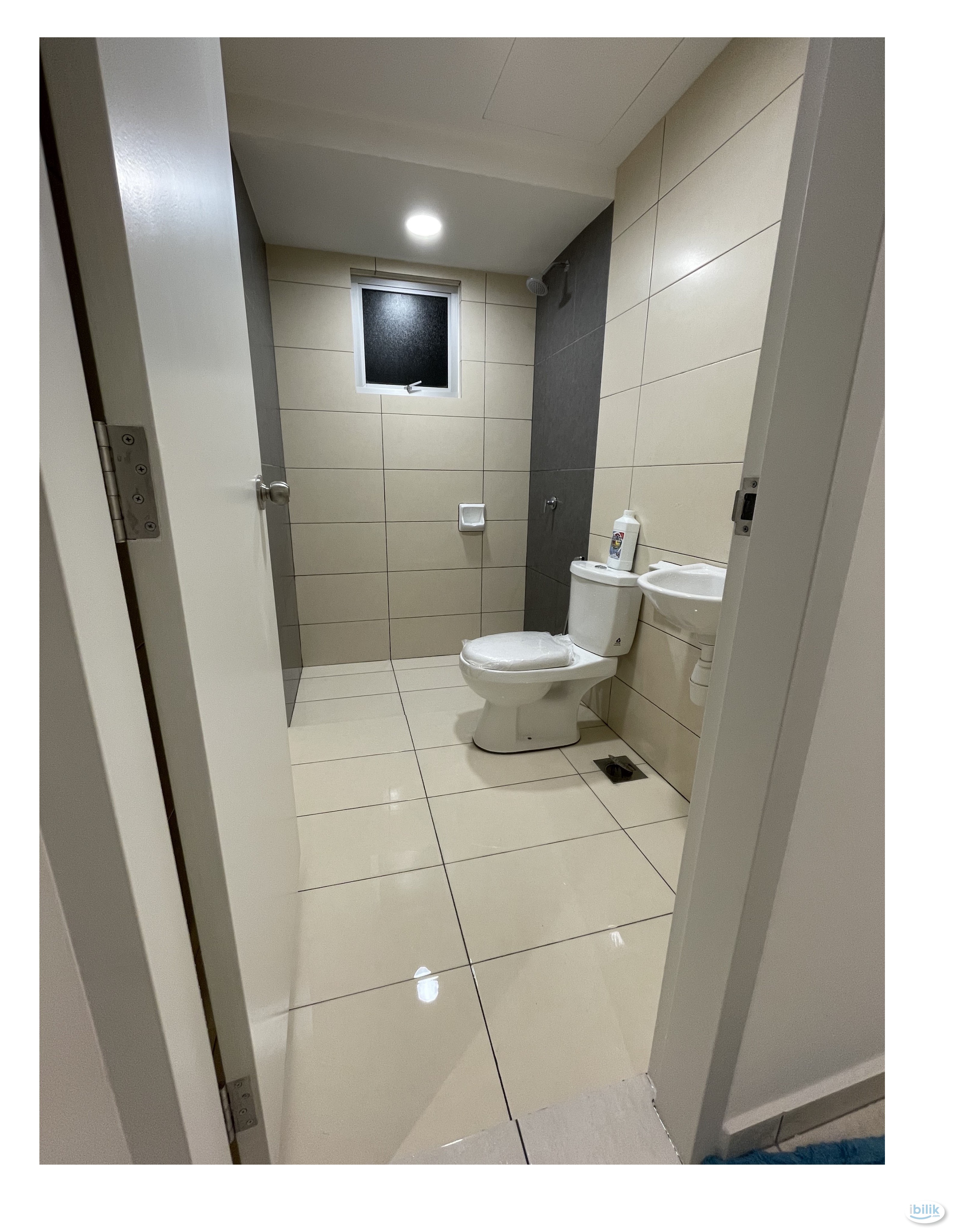 Master Bedroom for rent at Residensi Akasia Permaisuri - Image 2