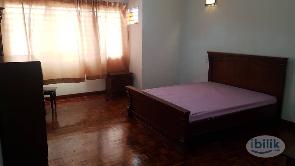 [MASTER ROOM WITH PRIVATE BATHROOM] Spacious Master Room at Kota Damansara, Petaling Jaya - Image 1