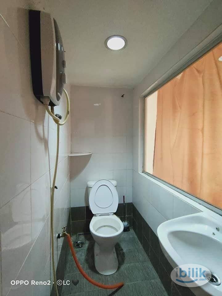 [PRIVATE BATHROOM & QUEEN SIZE BED] Hotel Type Room @ MRT Surian - Image 5