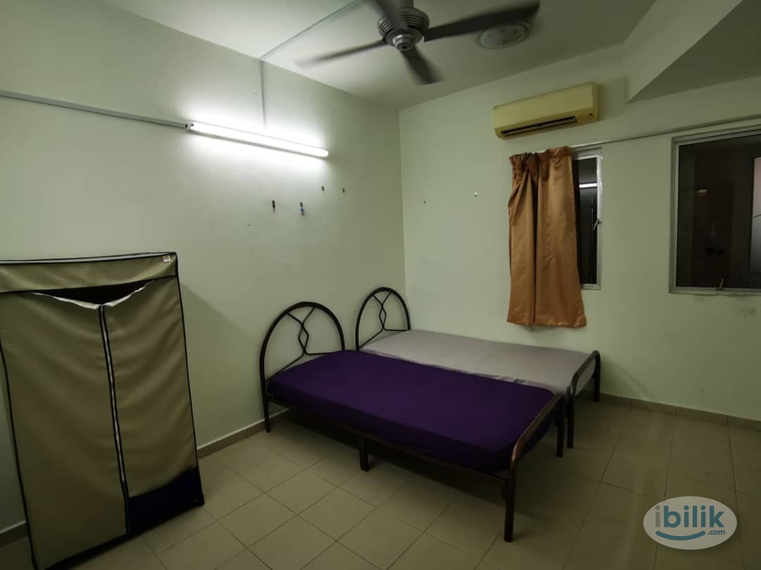 TWIN SINGLE BED SHARING @ Spacious Middle Room at Kota Damansara, Petaling Jaya - Image 1