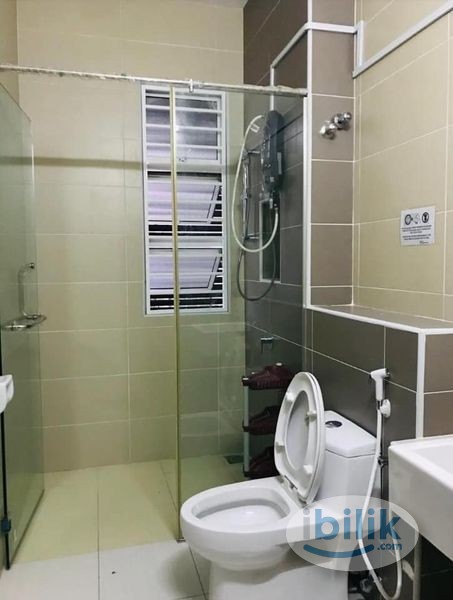 Easy Access to Gamuda Walk Mall 😍 Room for Rent in Bukit Rimau, Kota Kemuning - Image 2