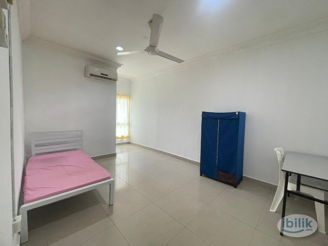 No Deposit❗ Middle Room with Bathroom 🚽 rent in D'Kayangan @ Seksyen 13, Shah Alam - Image 1