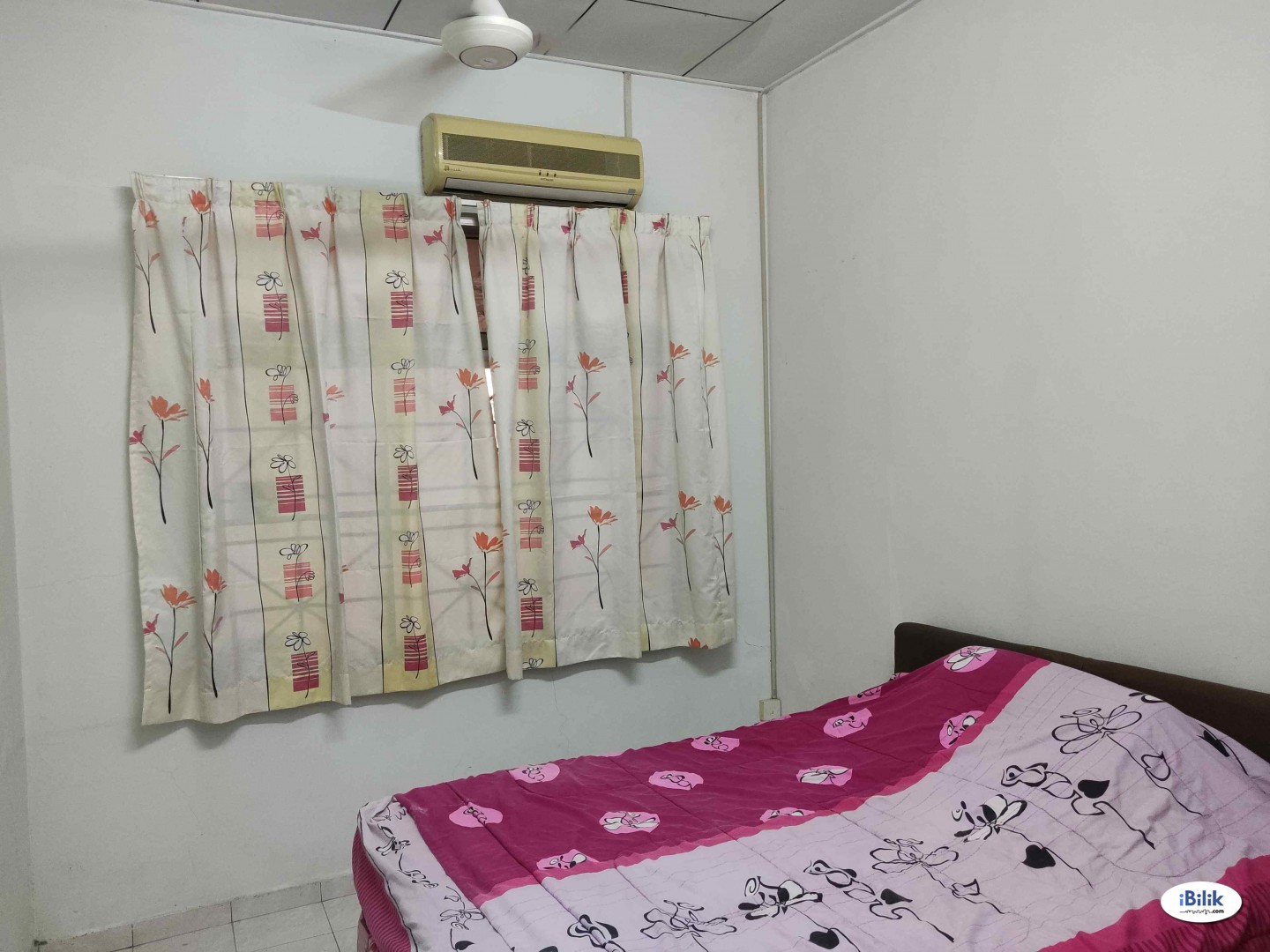 Master Room at Taman Saujana Indah, Bukit Katil - Image 1