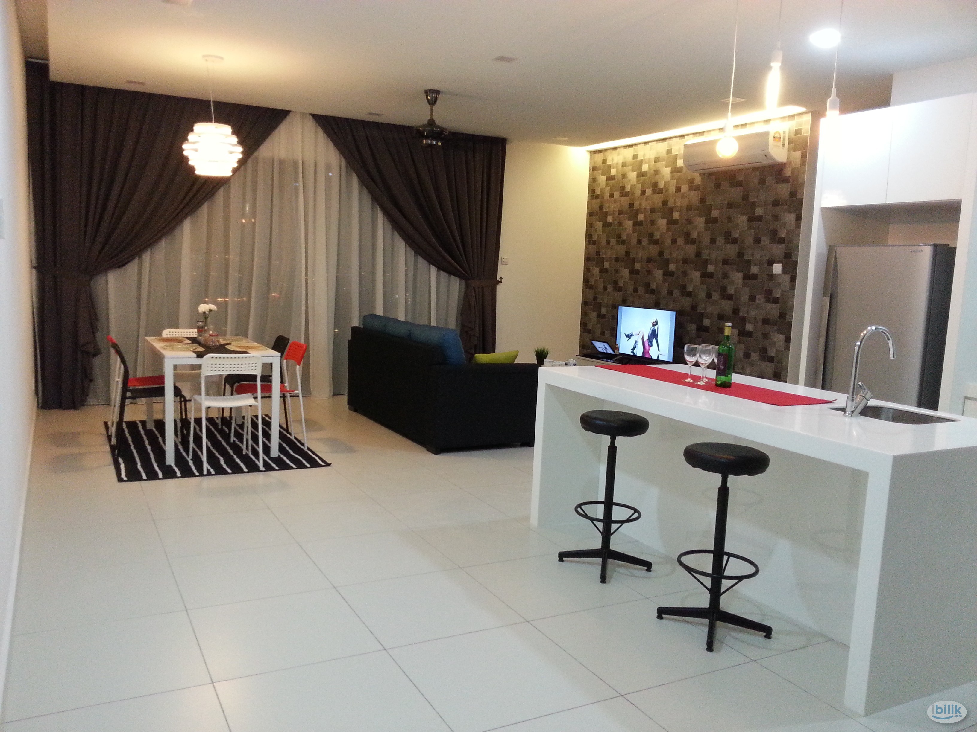 Middle Room at Cristal Residence, Cyberjaya - Image 1