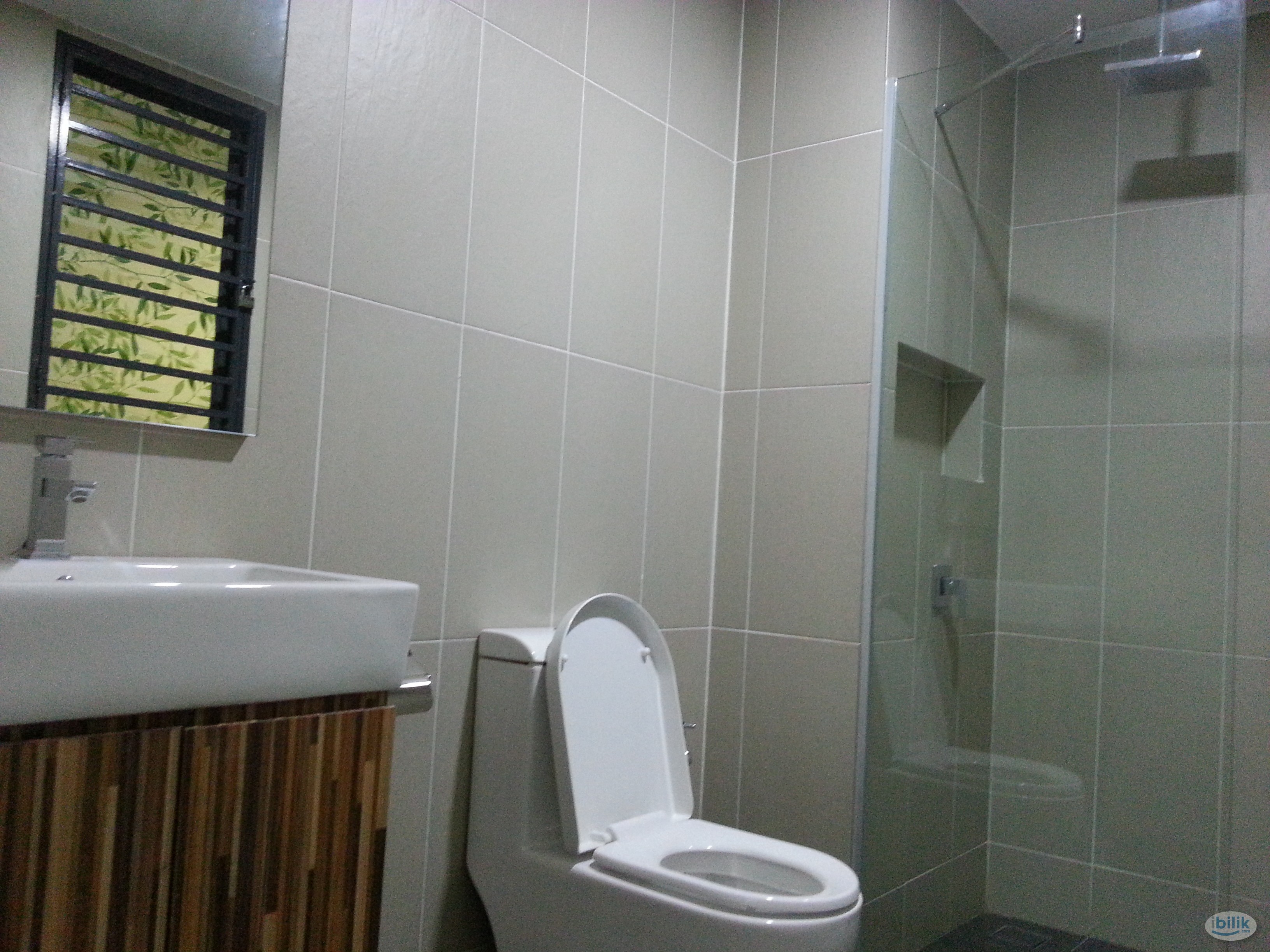 Middle Room at Cristal Residence, Cyberjaya - Image 4