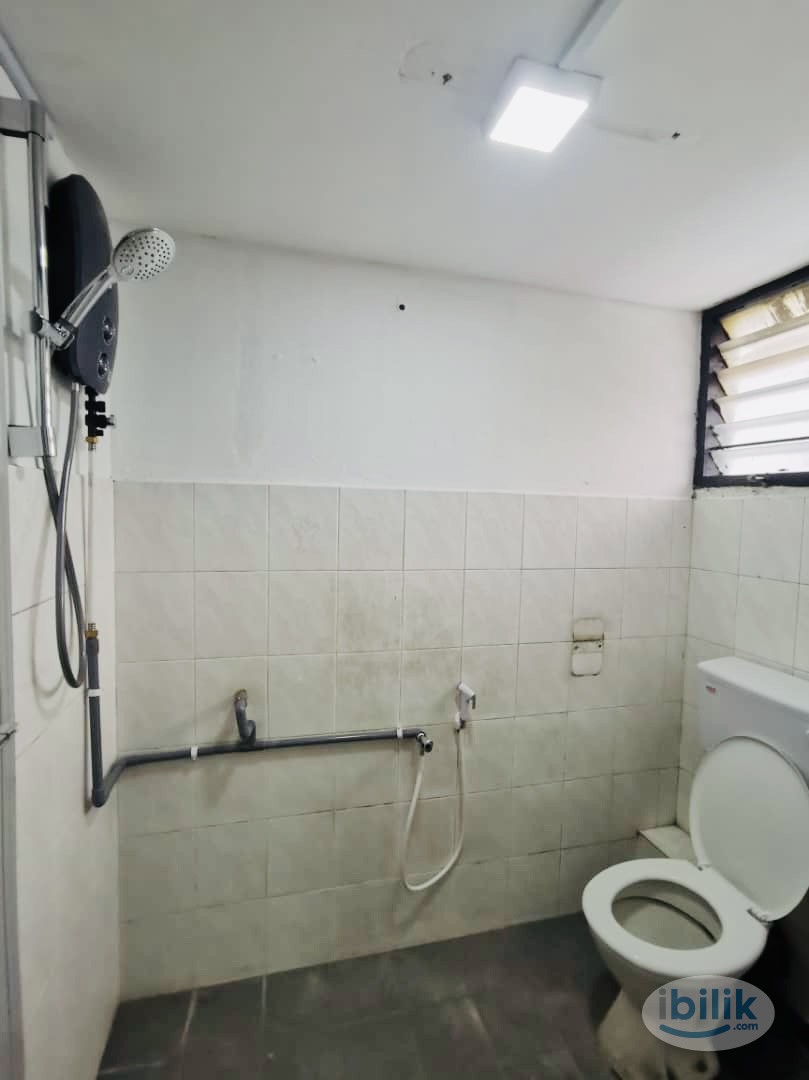 Terrace Room For Rent At Bandar Puteri Puchong - Image 3