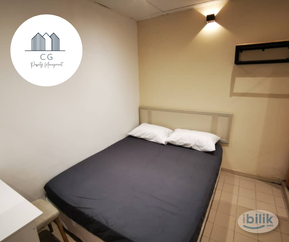 [QUEEN SIZE BED WITH PRIVATE BATHROOM] Co-Living Room at SS 21 Damansara Uptown, Damansara Utama - Image 1
