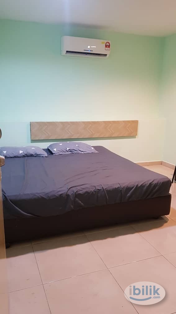 Master Room with Private Bathroom @ The Strand Mall at Kota Damansara, Petaling Jaya - Image 3