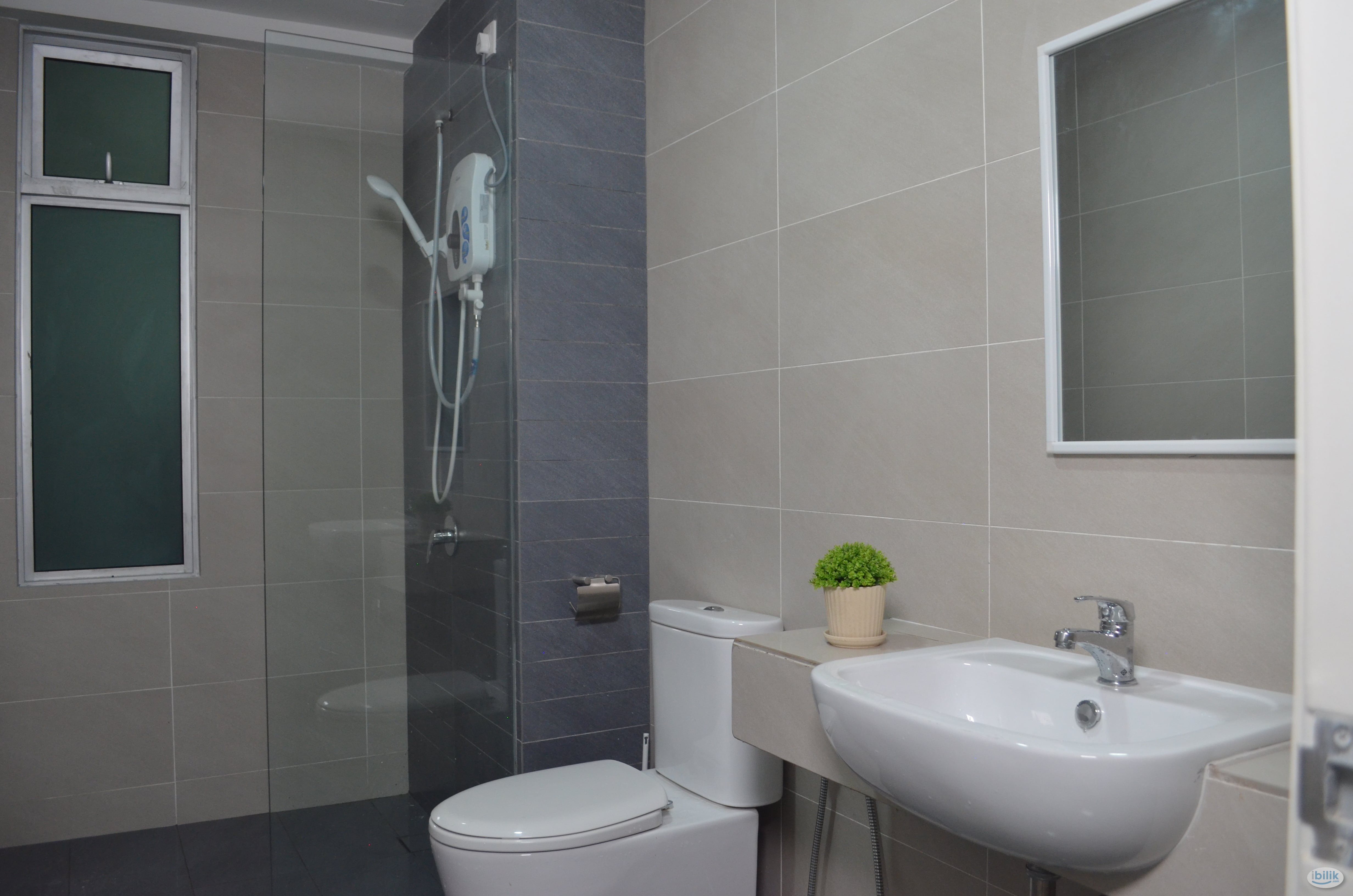 Premium & Exclusive Cozy Fully Furnished with High Speed Internet Air Conditioned Room Rental in JB - Image 5