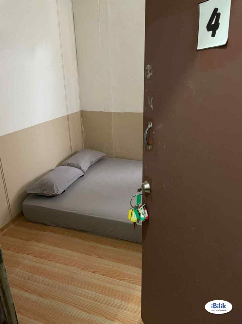 BUDGET SINGLE / COUPLE ROOMS AT BANDAR SERI ALAM MASAI - Image 3