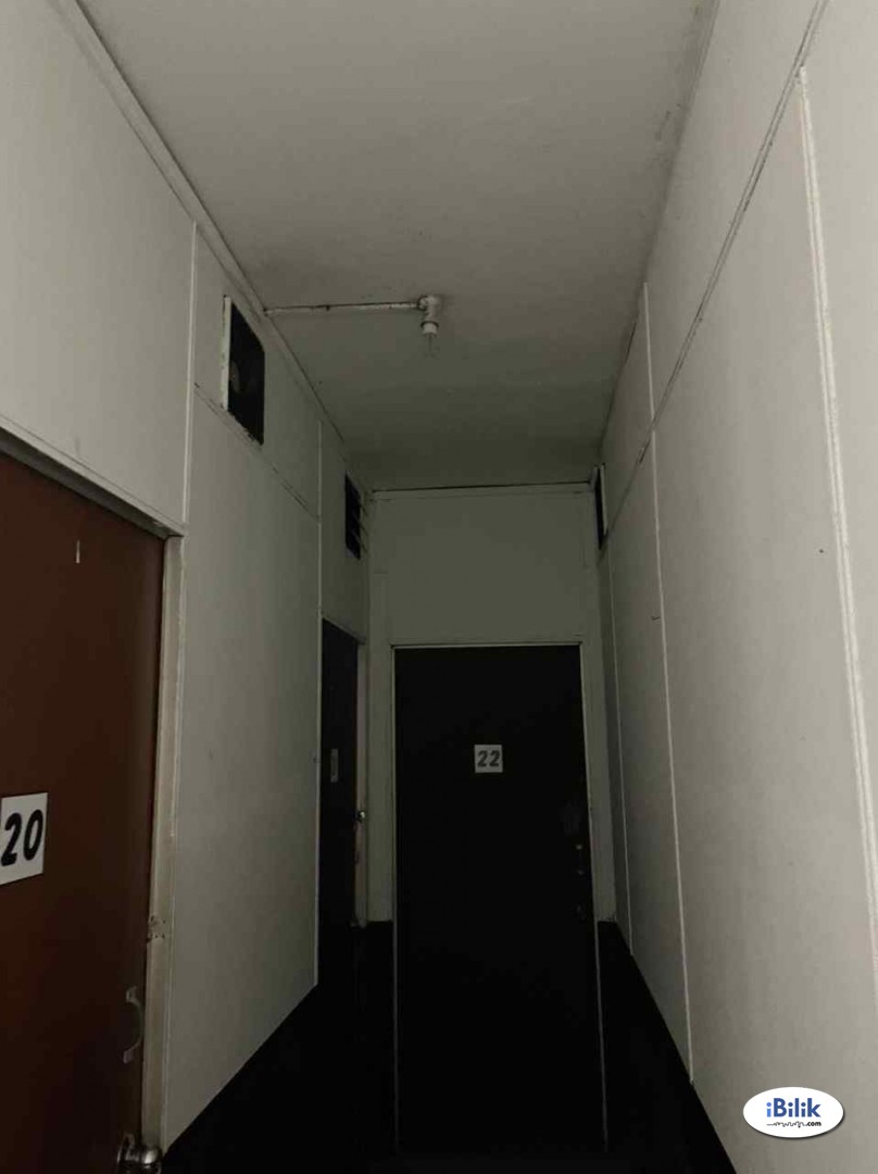 BUDGET SINGLE / COUPLE ROOMS AT BANDAR SERI ALAM MASAI - Image 2