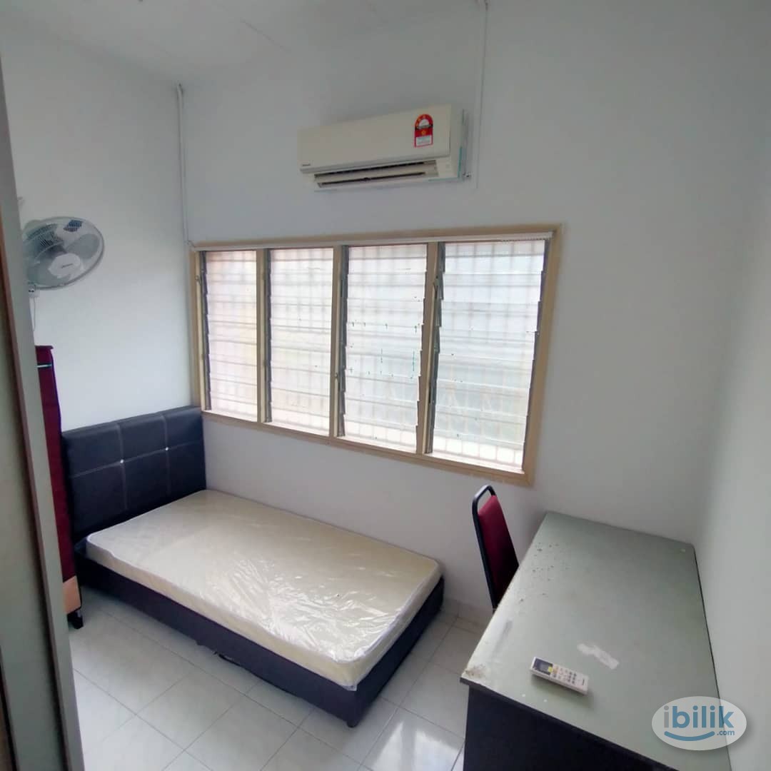 Room with Air-Cond in Taman Connaught, Cheras Near Cheras Sentral Mall - Image 1