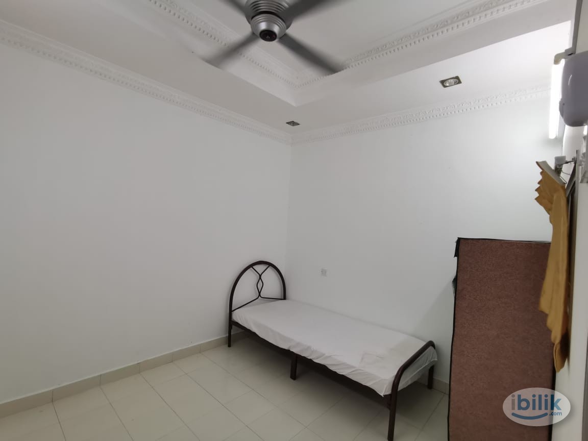Cozy Single Room at Kota Damansara, Petaling Jaya - Image 1