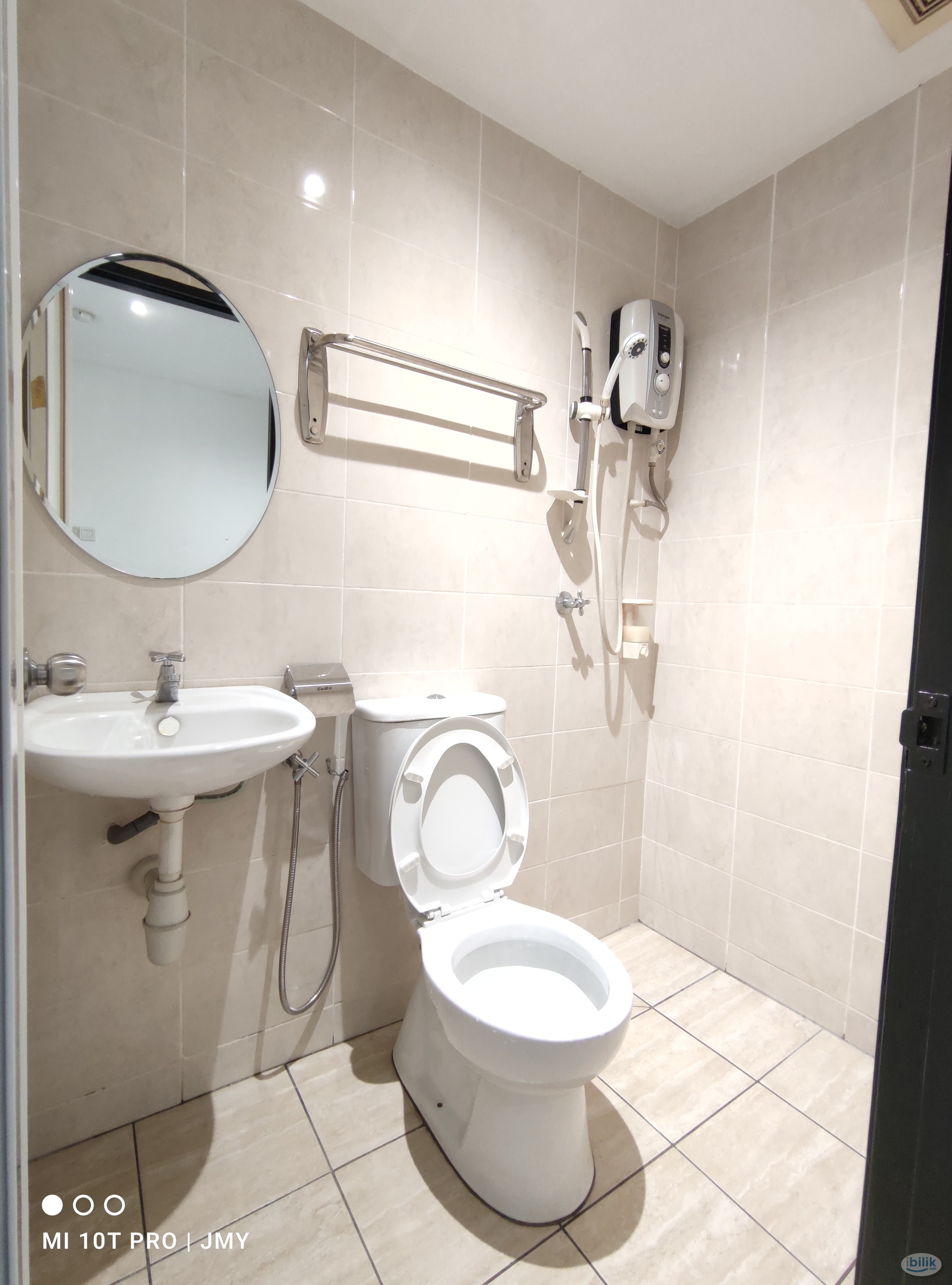 🔥ZERO DEPOSIT Co-living Master room for rent at Damansara Perdana with private 🛁bathroom - Image 3