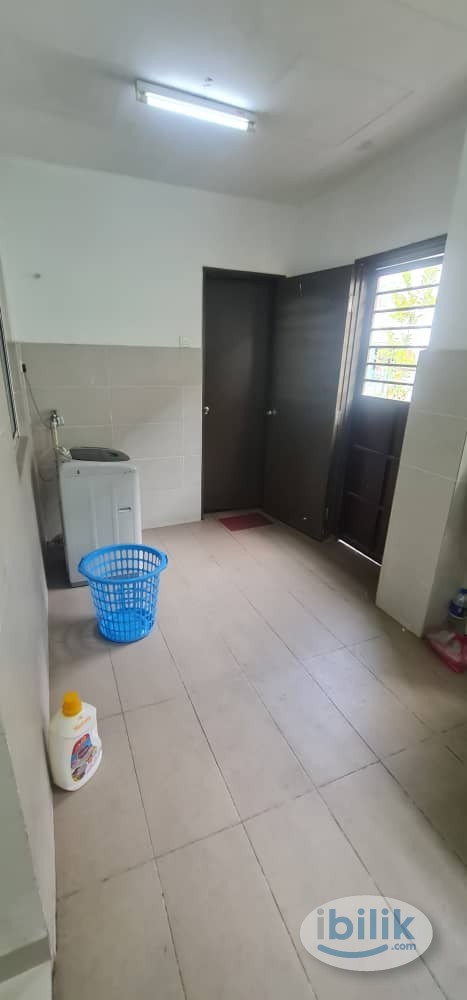 Middle Room With Private Bathroom at Bandar BOTANIC  Klang, Selangor - Image 2