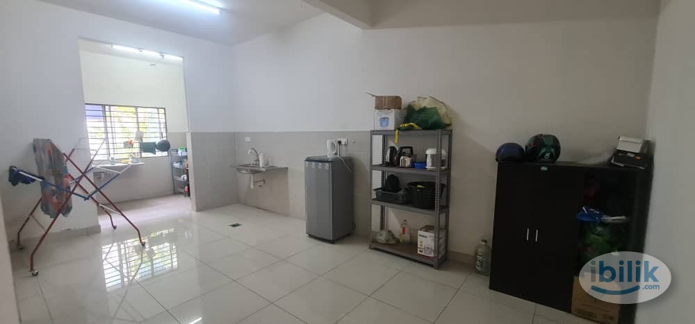 Middle Room With Private Bathroom at Bandar BOTANIC  Klang, Selangor - Image 3