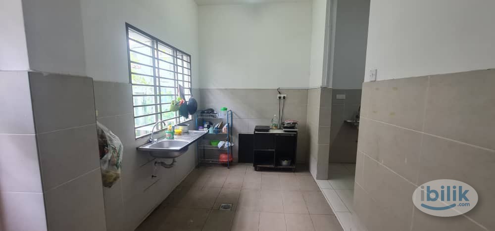 Middle Room With Private Bathroom at Bandar BOTANIC  Klang, Selangor - Image 4