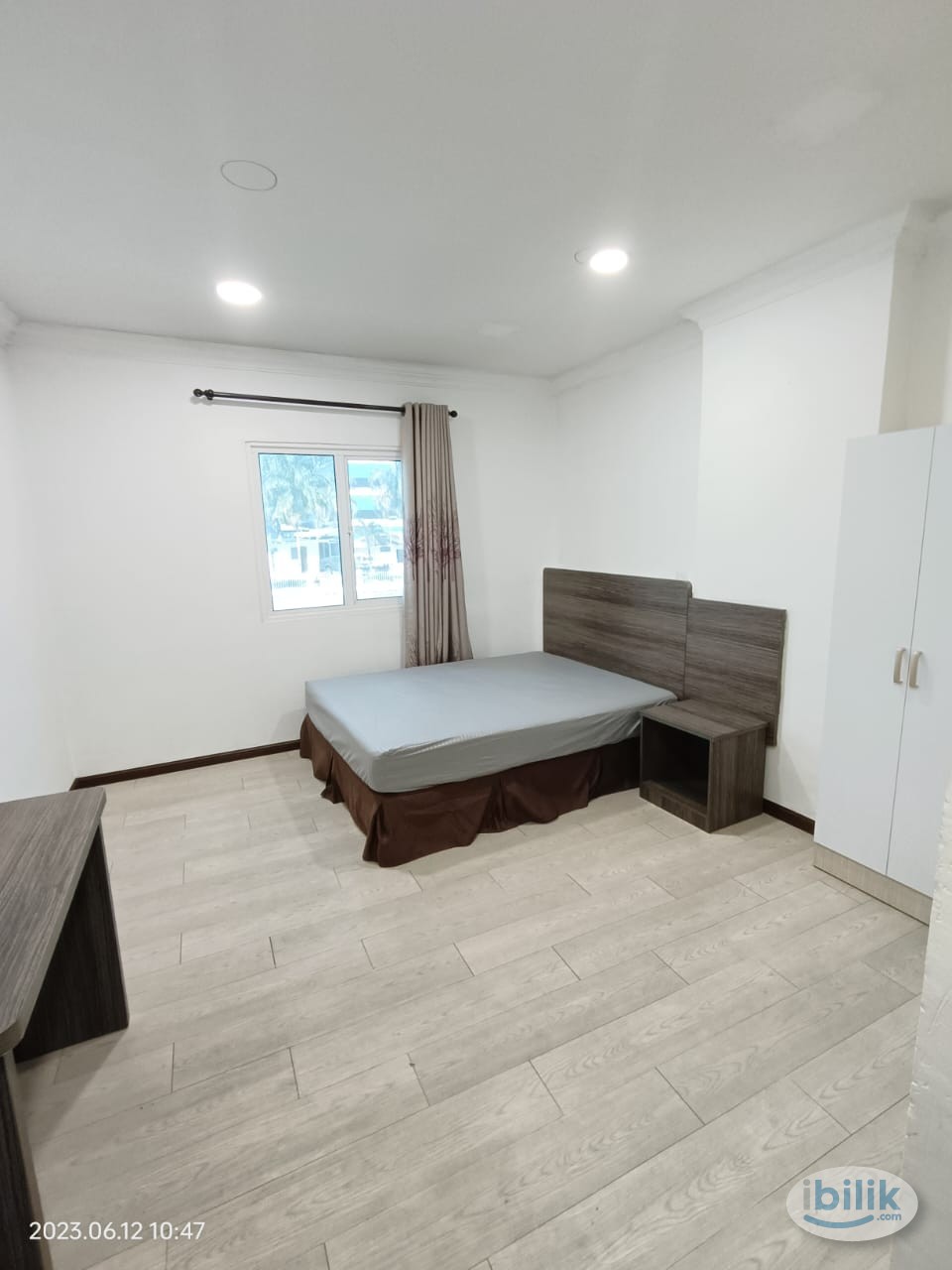 Near 🚶‍♀️ MRT Bukit Bintang 🚂 Room Rent attach toilet at Bukit Bintang - Image 4