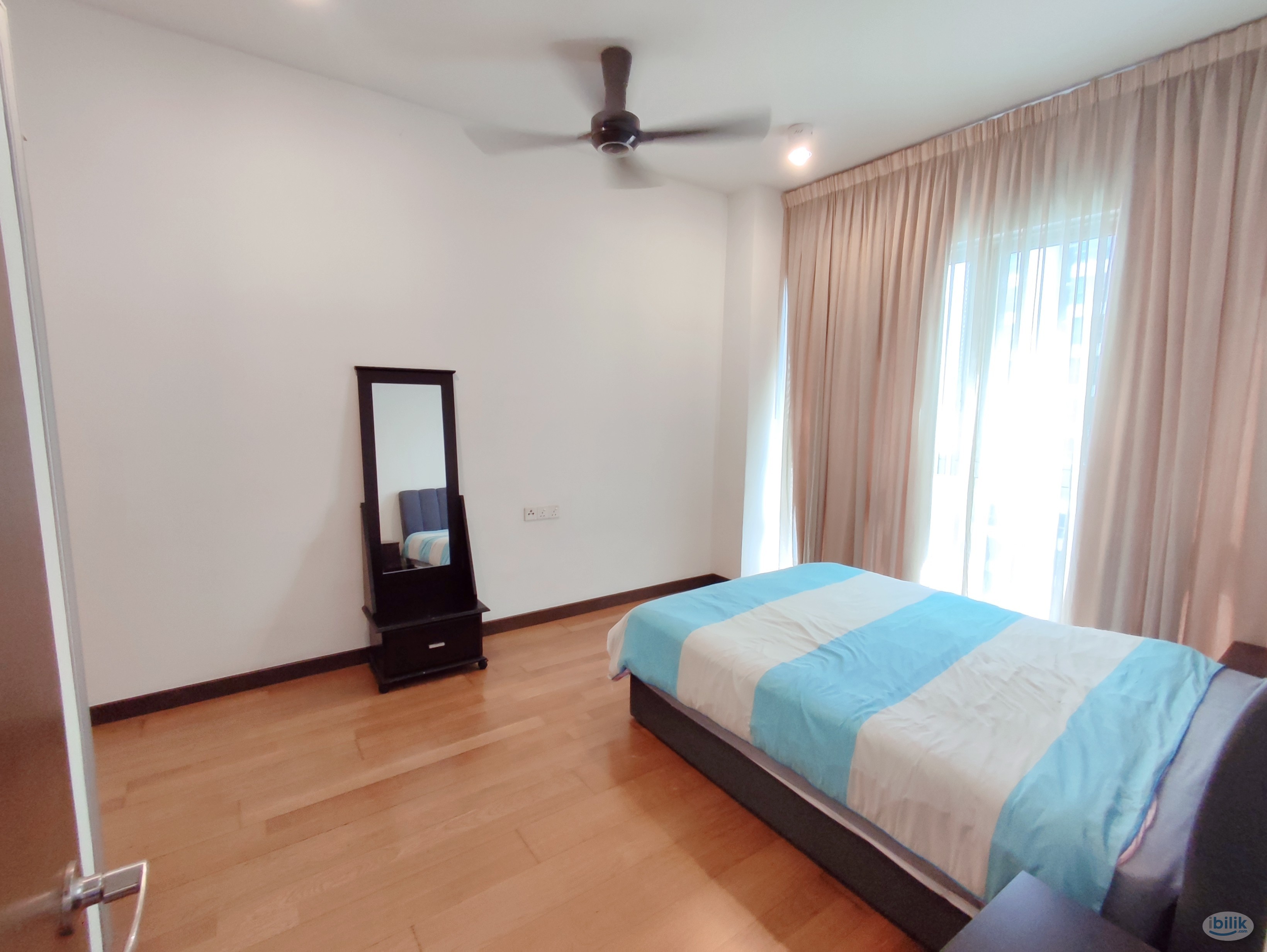 At kiara green townhouse master bedroom available now - Image 2