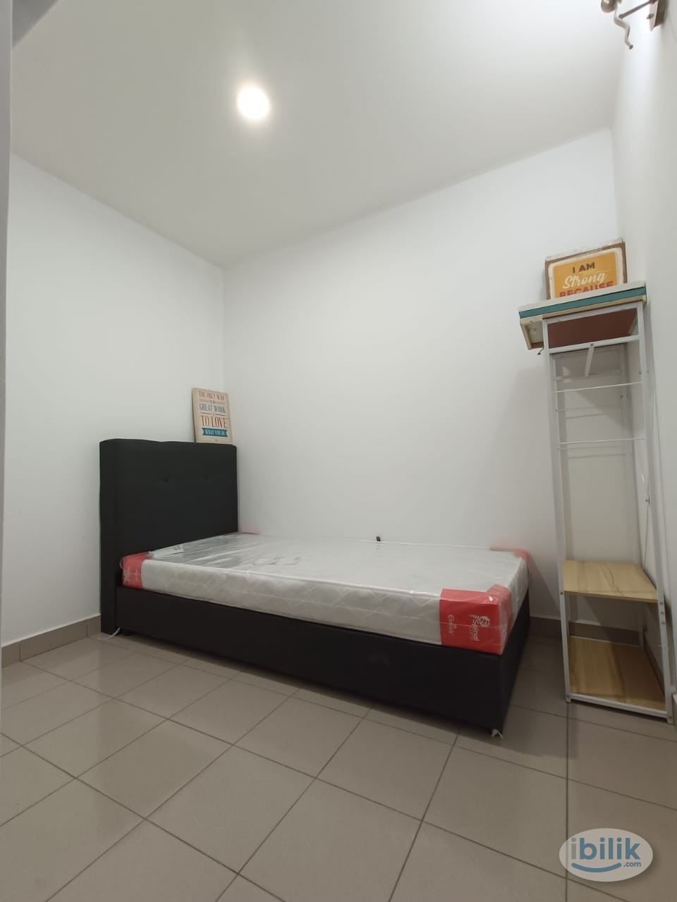 PRIVATE SINGLE ROOM WITH BATHROOM 🔥🔥 NEAR BUKIT JELUTONG , U3 ,U8  ,GROCERY - Image 1