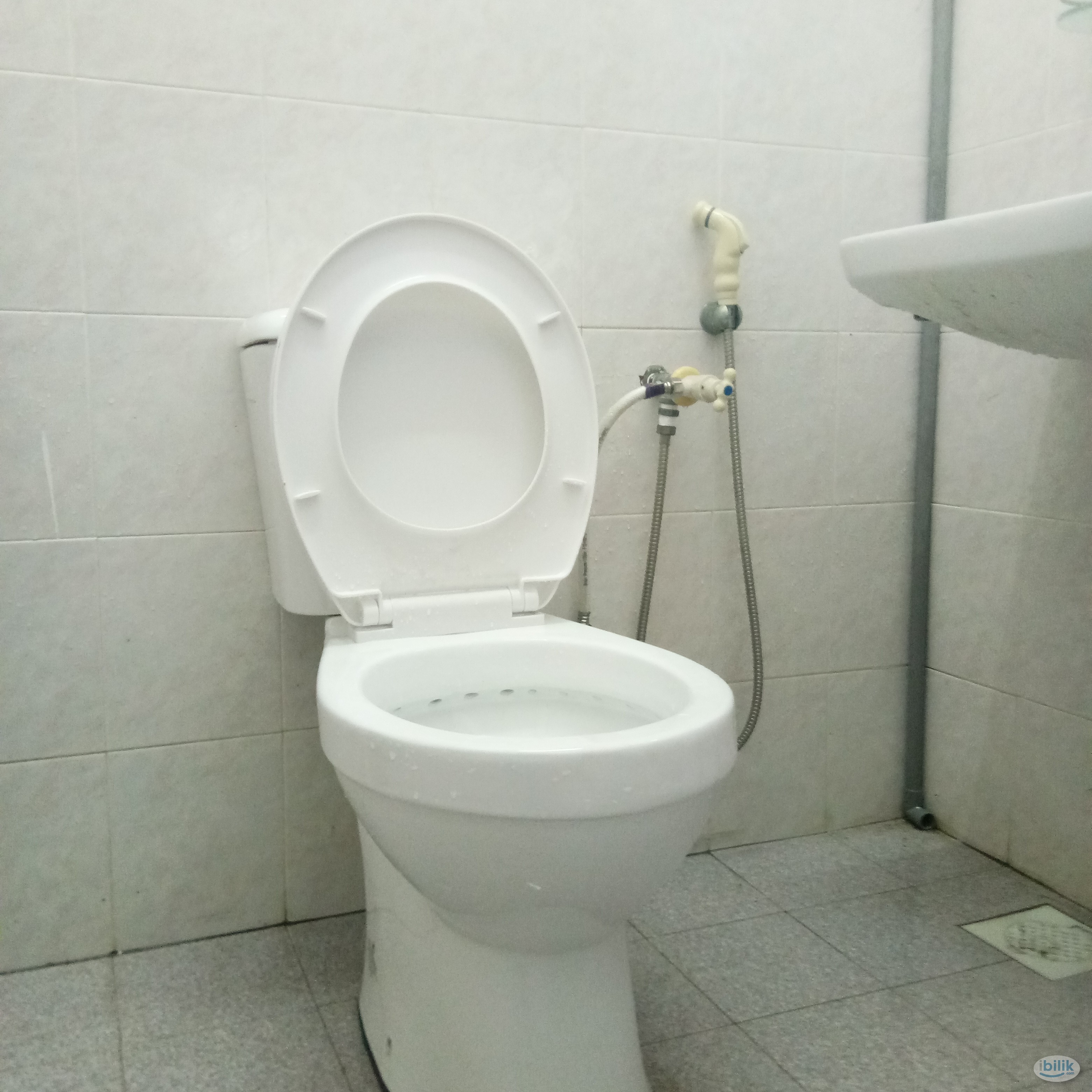 Middle room at Muar johor - Image 2