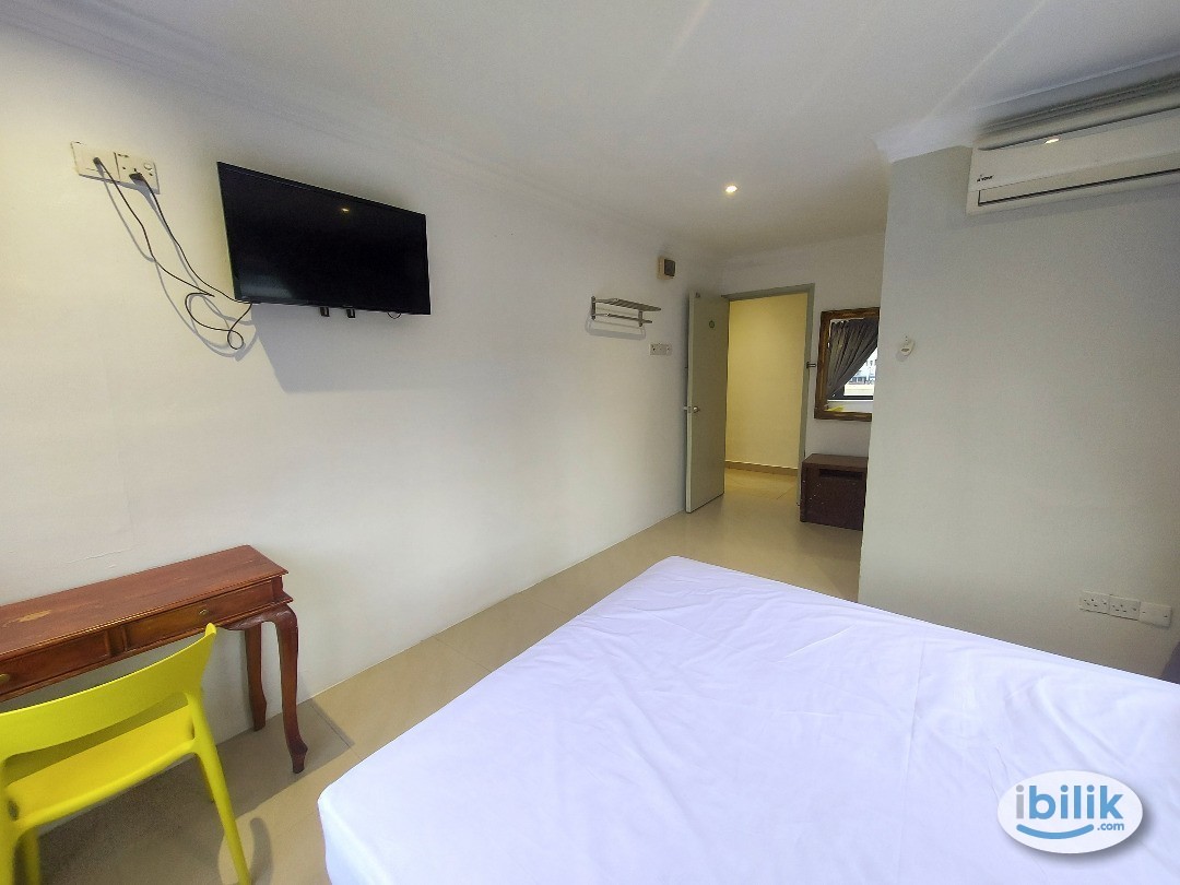 (🚶🏻‍♀️to LRT Plaza Rakyat) Master Bedroom with Private Bathroom - Image 1