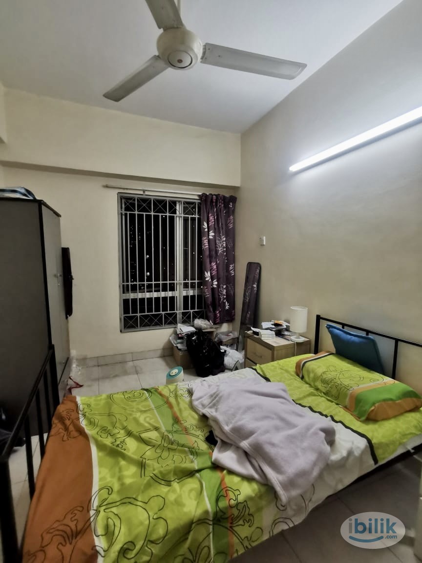 Middle Room at Jalan Genting Klang, Setapak - Image 1