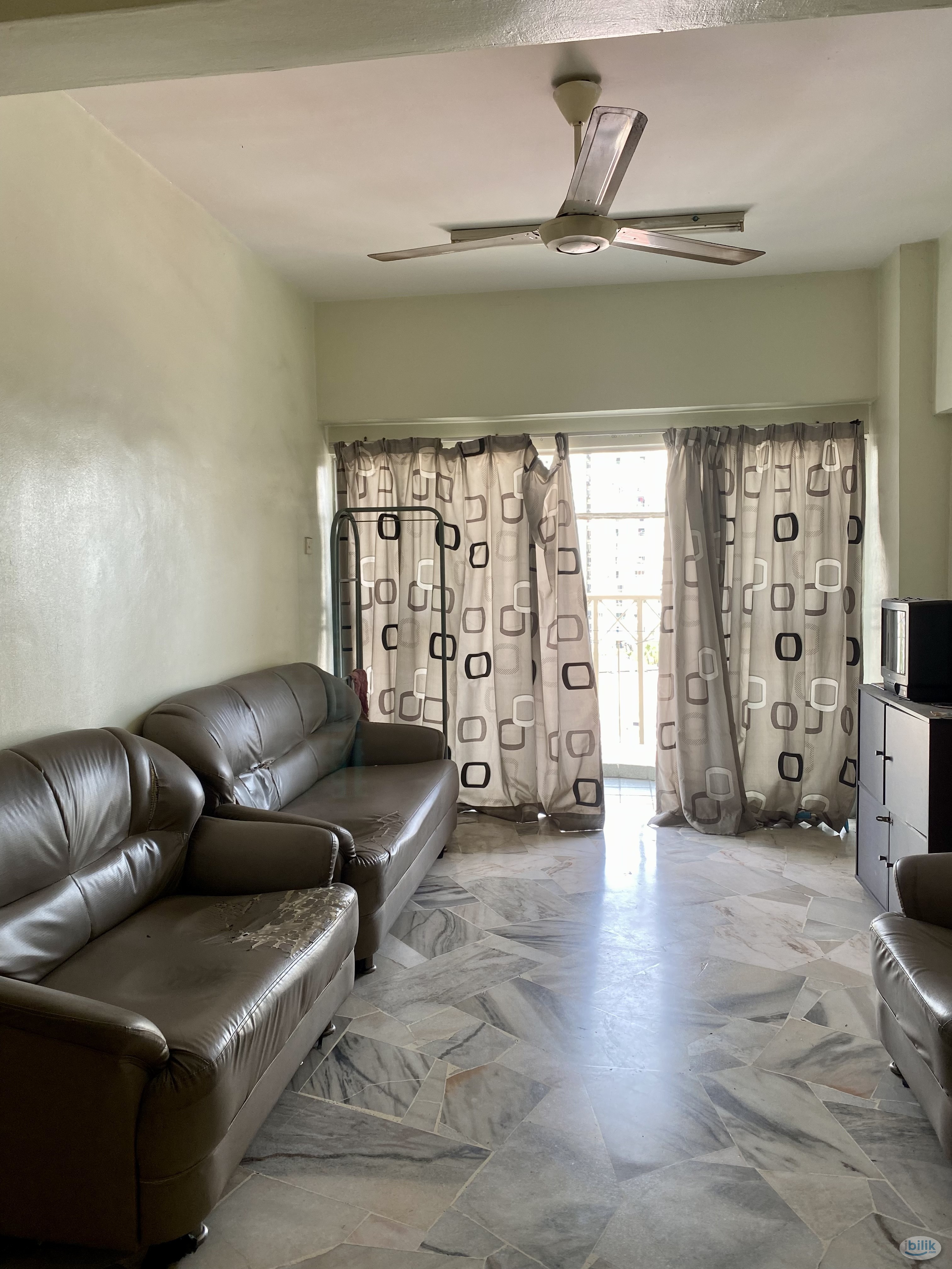 Middle Room at Jalan Genting Klang, Setapak - Image 2