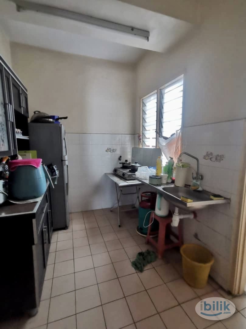 Middle Room at Jalan Genting Klang, Setapak - Image 4