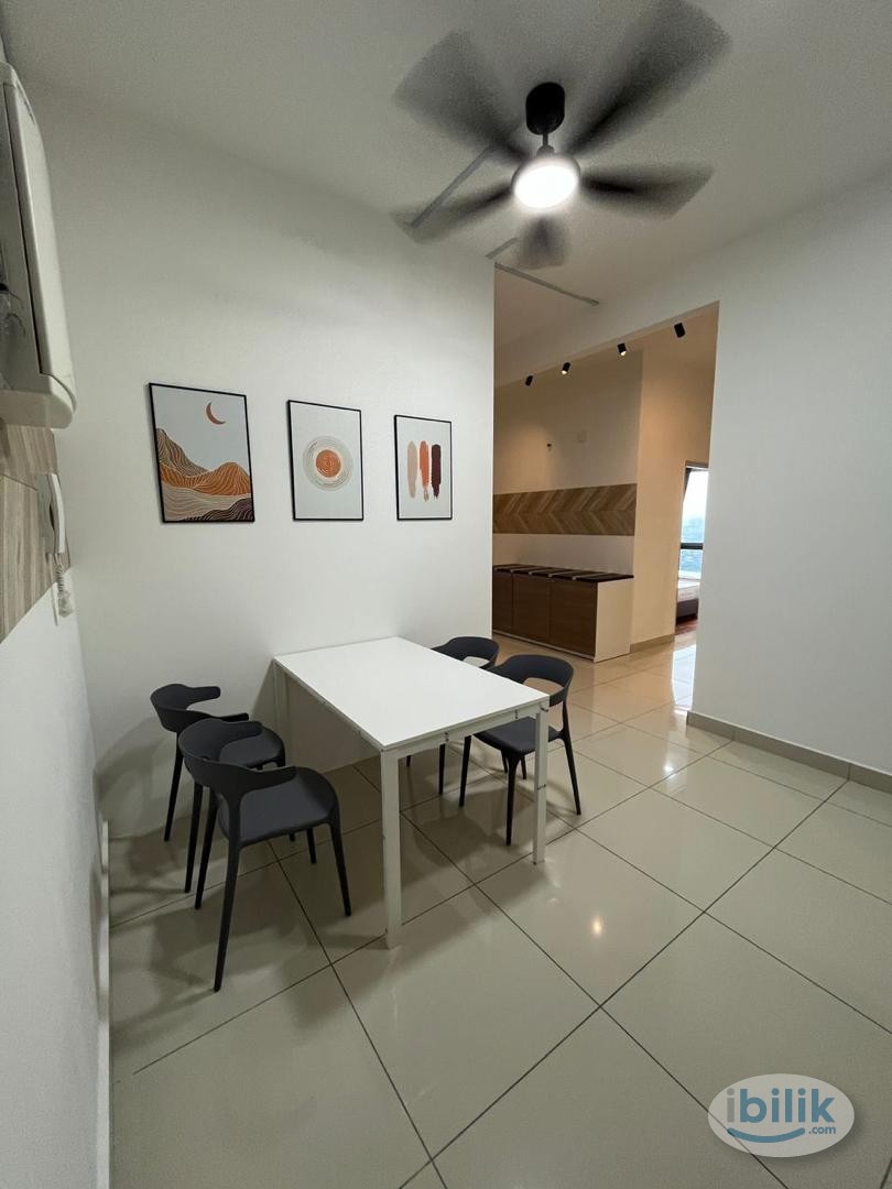 Middle Room at Pacific Star, Petaling Jaya - Image 4