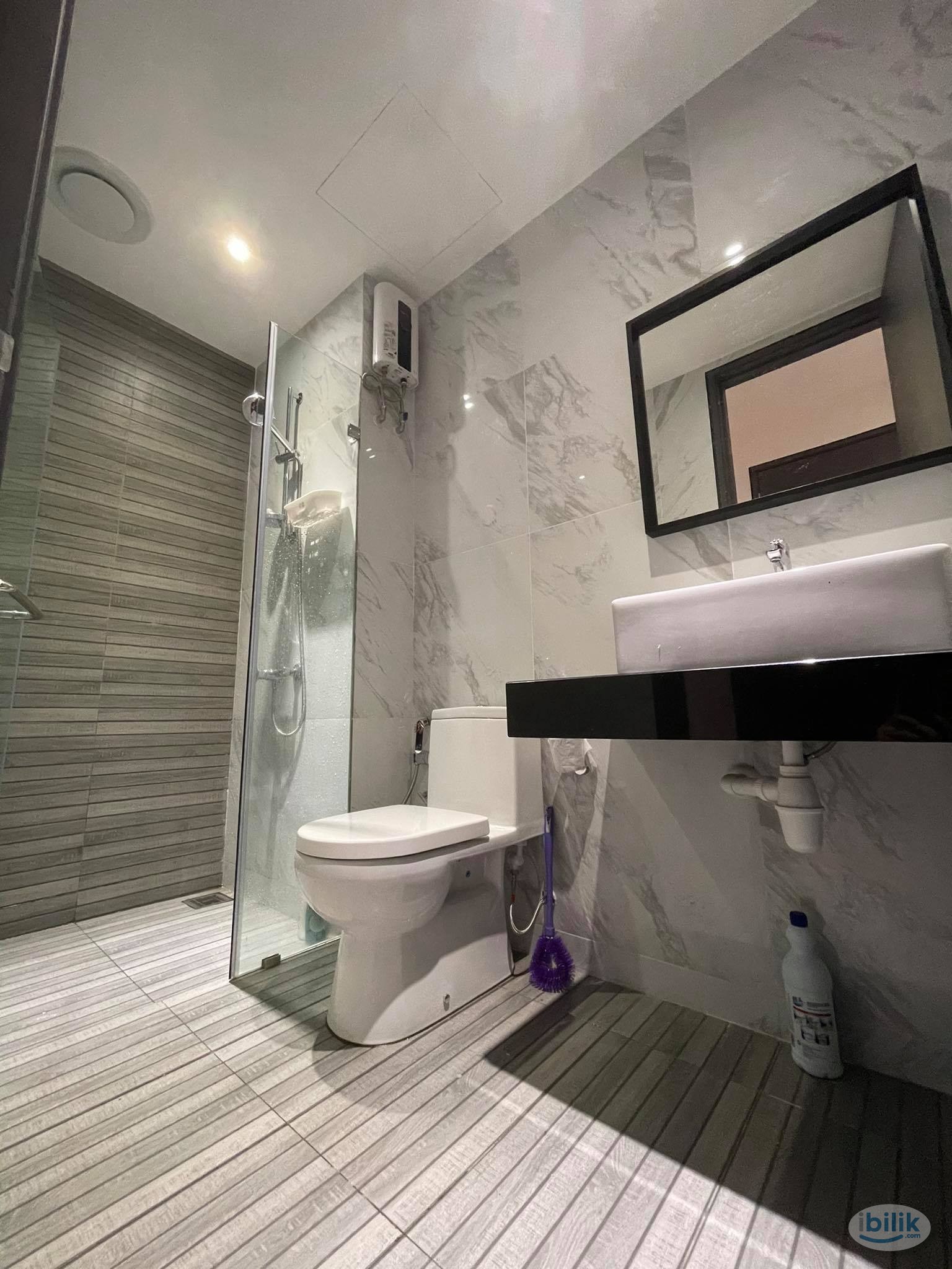 Cozy Good view Middle Room at Emporis, Kota Damansara - Image 4