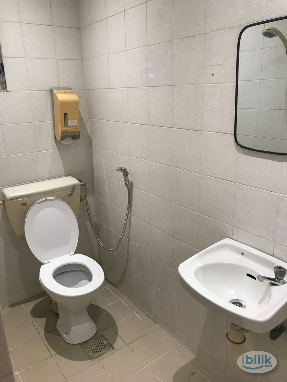 Middle Room at Damansara Utama SS21, Petaling Jaya - Image 3