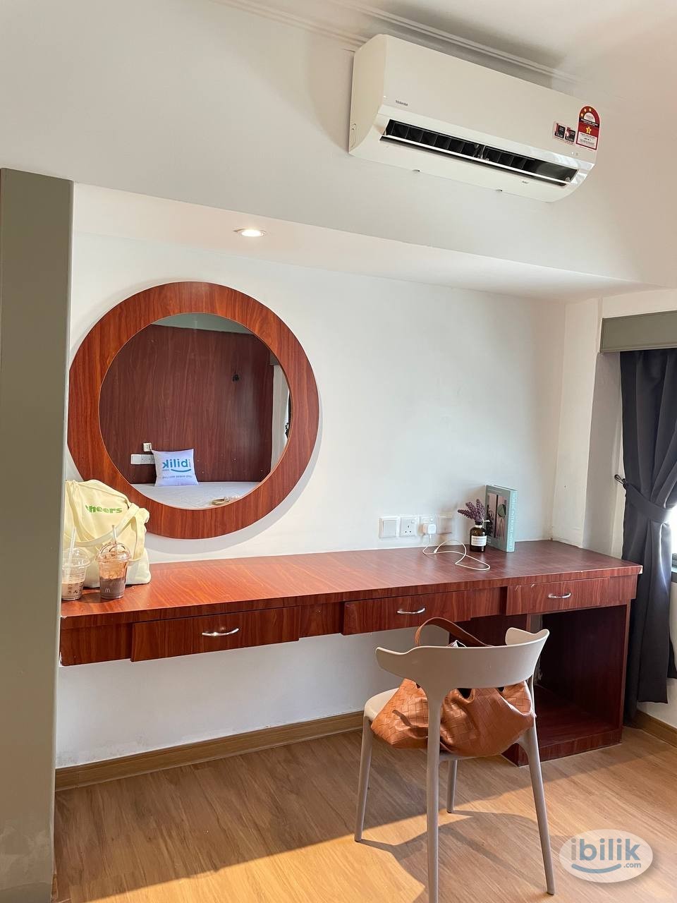 Walking Distance to LRT Chow Kit 🚄 Master Room + Window + Aircond - Image 4