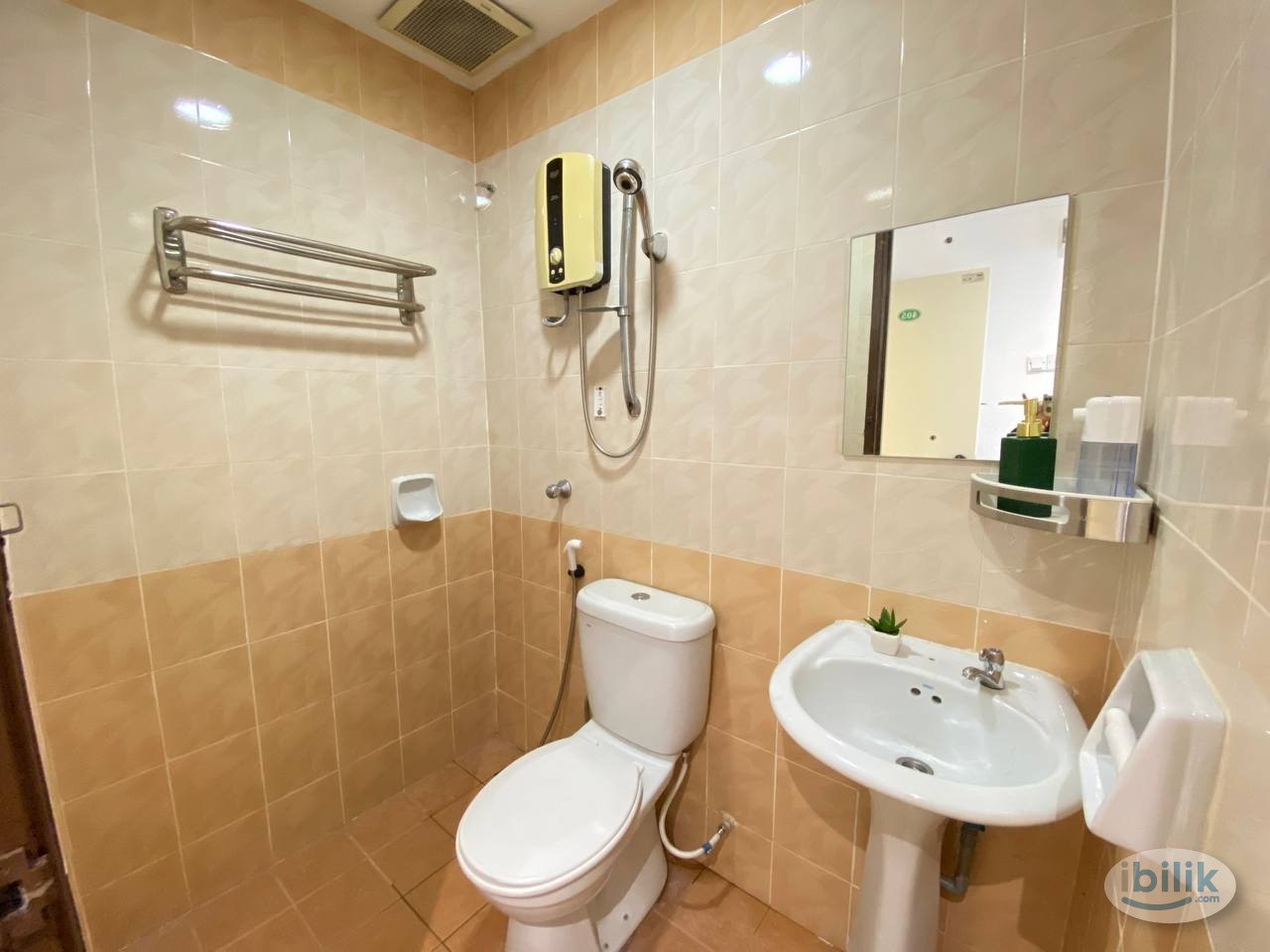 0 Depo ❗ Near LRT Plaza Rakyat 🚄 Master Room + Own Toilet near SeGi KL - Image 1