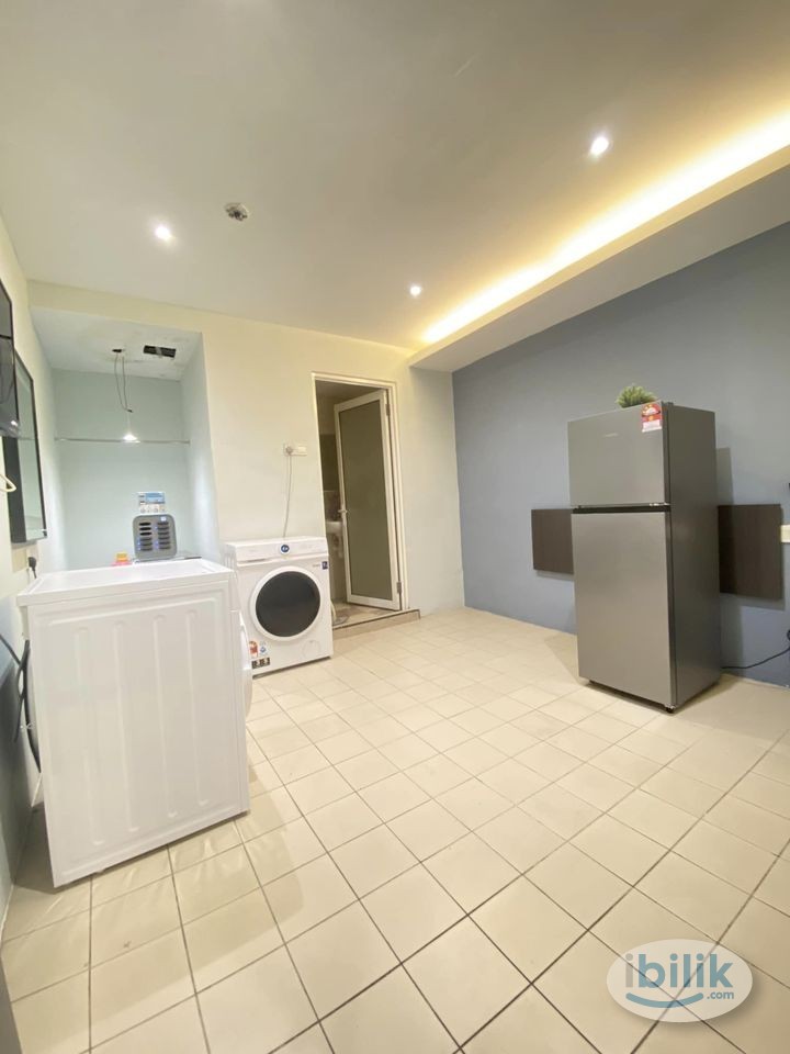 Working at Bandar Sunway❓ Room with private bathroom at PJS 8 - Image 1