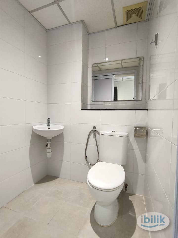 Tatami Style Room for Rent near Pudu LRT 🚂 near Berjaya Times Square - Image 2