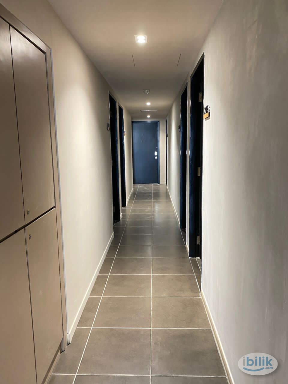 Affordable Luxury Room with 12 minutes Drive to 1U - Image 4
