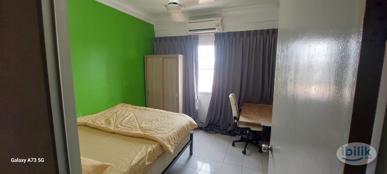 Middle Room at Cemara Apartment, Bandar Sri Permaisuri - Image 5