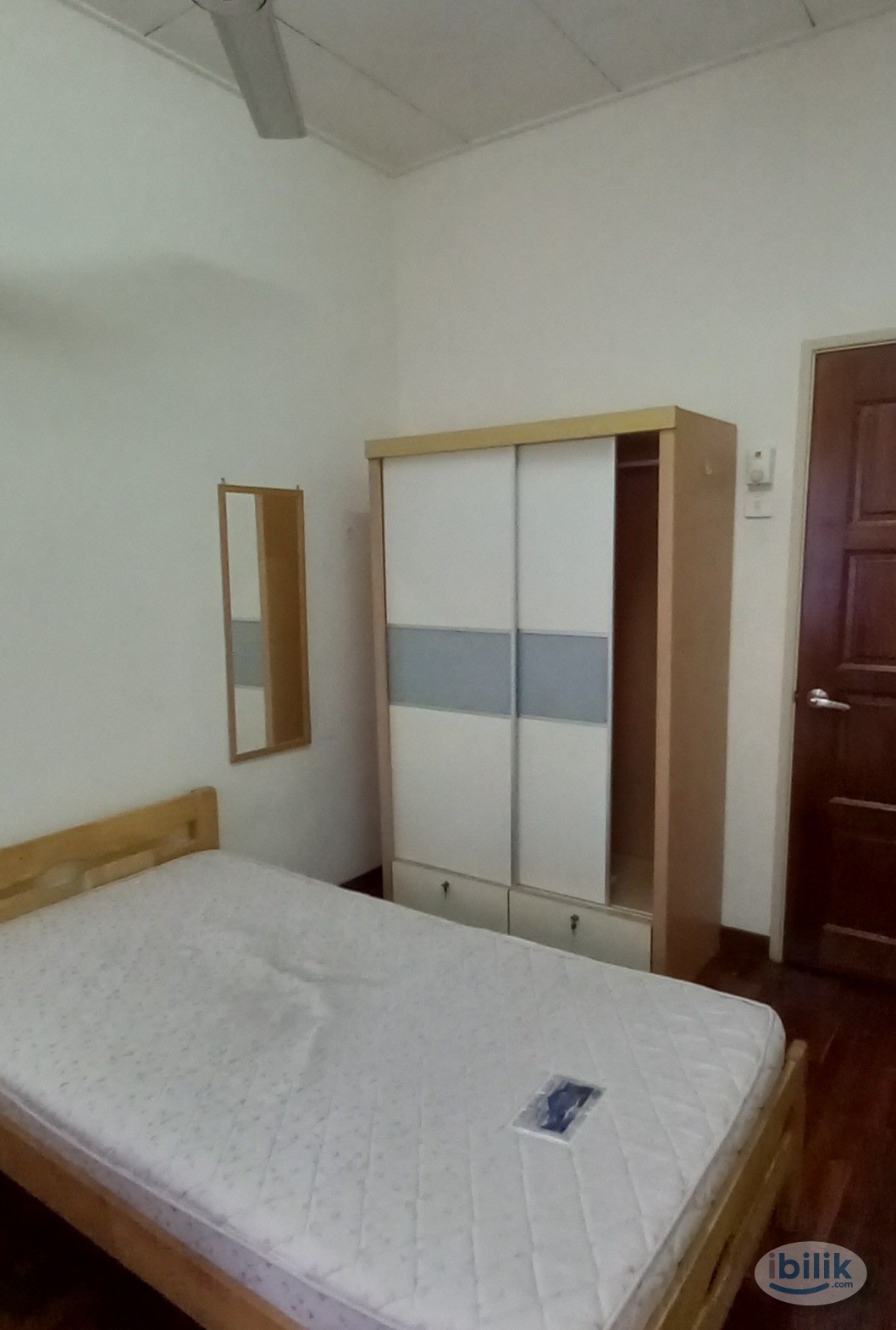 Middle Room at Bandar Botanic, Klang - Image 1