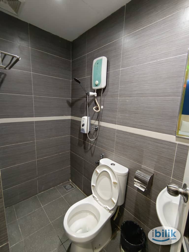 Queen Bedroom in USJ SS 15 near to LRT/KTM/Subang Parade - Image 4